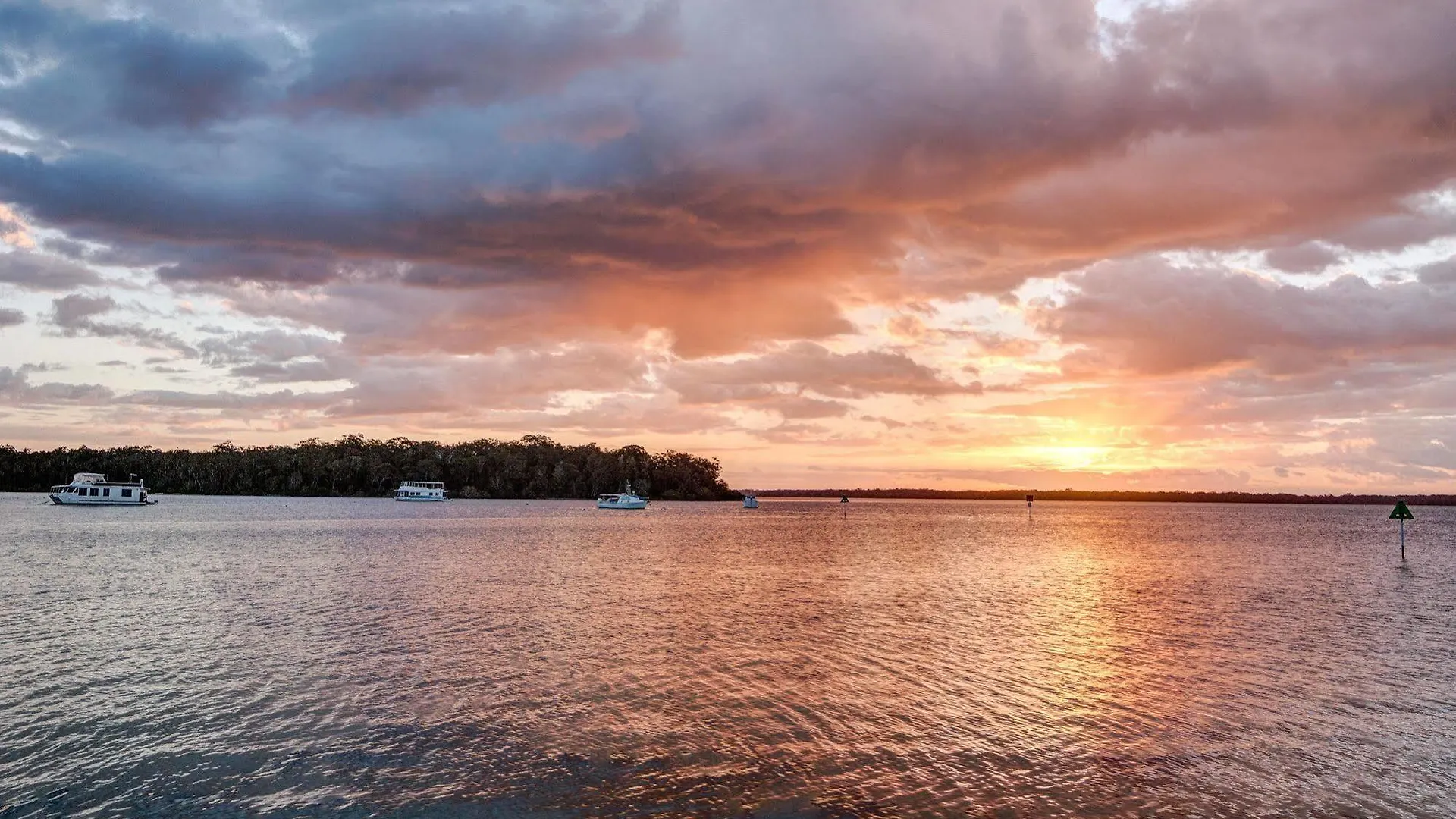 Big4 Breeze Holiday Parks - Rainbow Beach 3*,